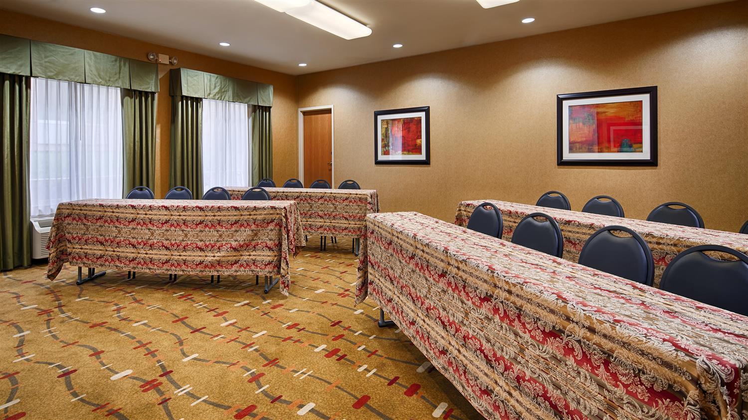 Best Western Plus Denton Inn & Suites Exterior foto