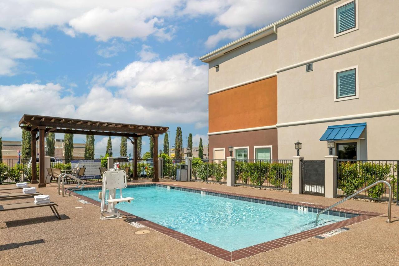 Best Western Plus Denton Inn & Suites Exterior foto
